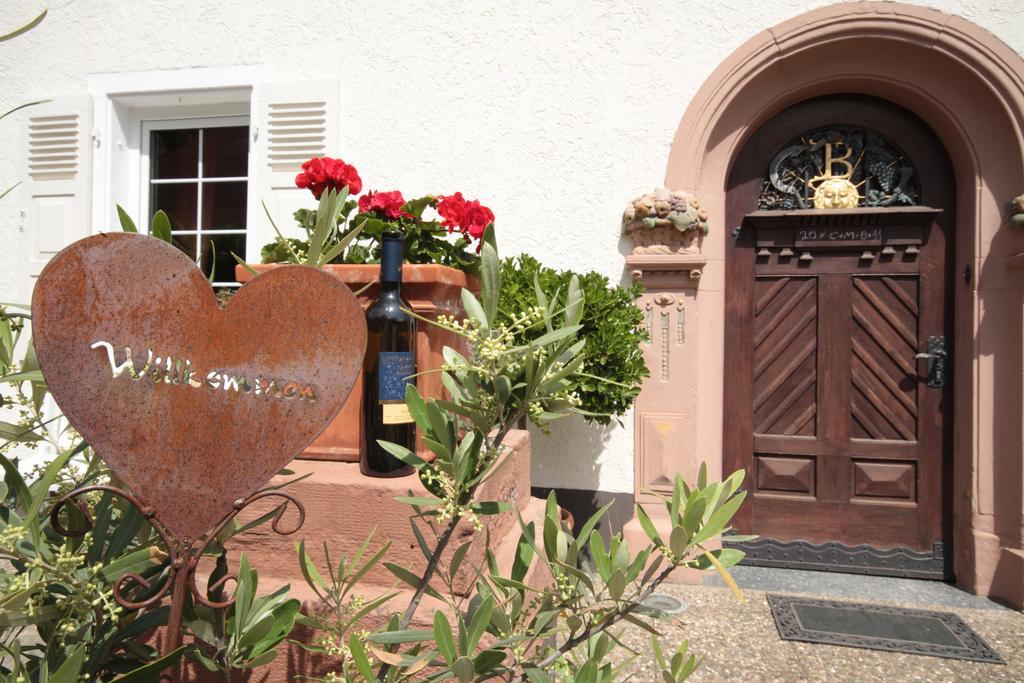 Bio-Weingut, Gaestehaus Und Kraeuterhof Flomborn Exterior photo